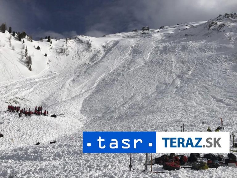Pri lavíne v rakúskom Tirolsku zomreli dvaja ľudia