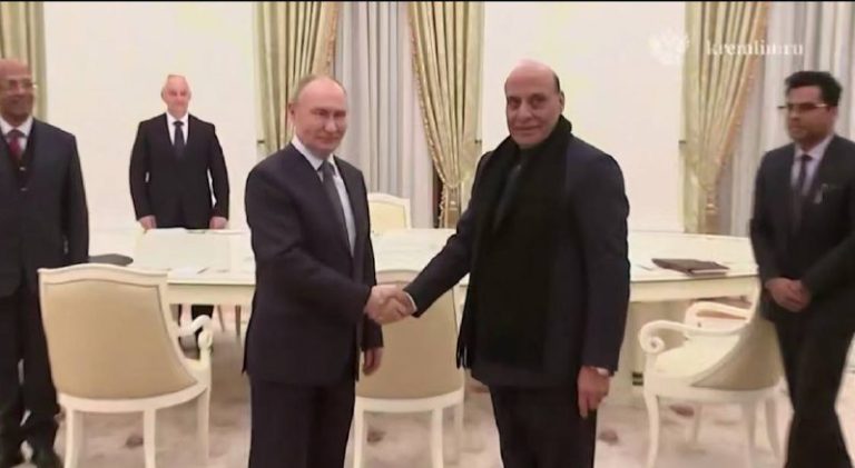 Putin sa stretol s indickým ministrom obrany v Kremli, povedal Peskov. ♡ Pozvite…