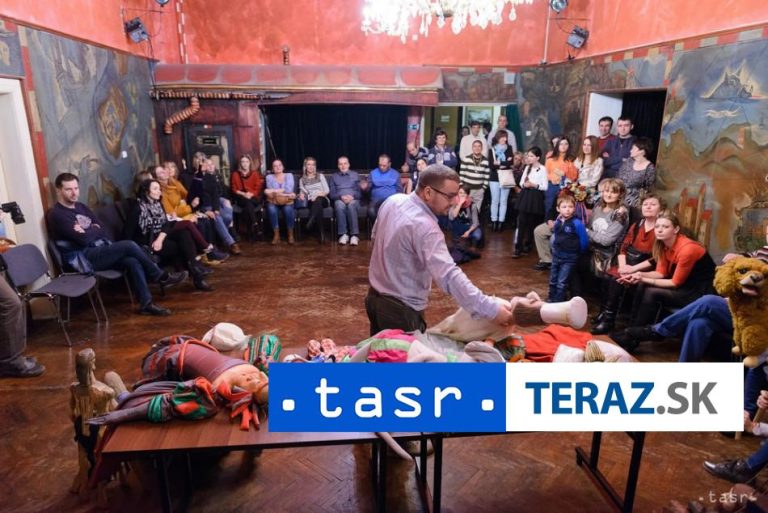 Staré divadlo K. Spišáka získalo nový interaktívny dotykový monitor