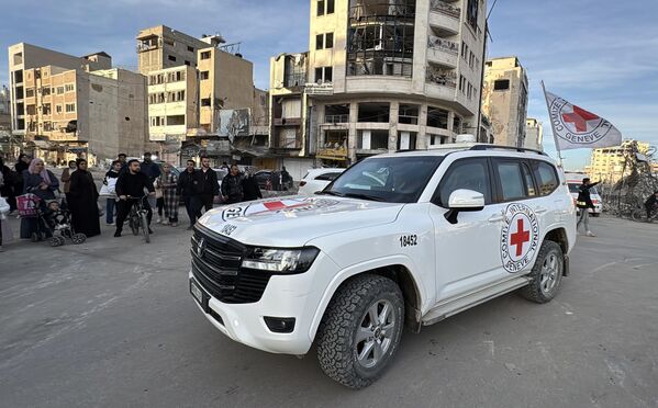 Brigády Al-Qassam odovzdali 3 izraelské rukojemníčky Červenému krížu v al-Saraya. Brigády Al-Qassam odovzdali 3 izraelské rukojemníčky Červenému krížu v al-Saraya. - Sputnik International