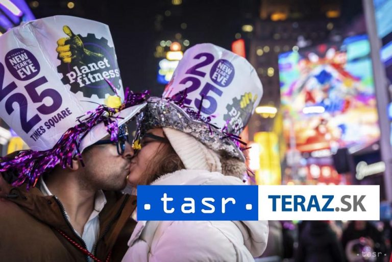Aj americký kontinent privítal rok 2025 svetelnými šou a ohňostrojmi