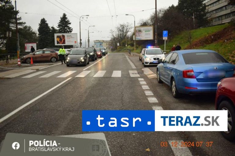 Auto zrazilo človeka na priechode: Hľadajú svedkov nehody