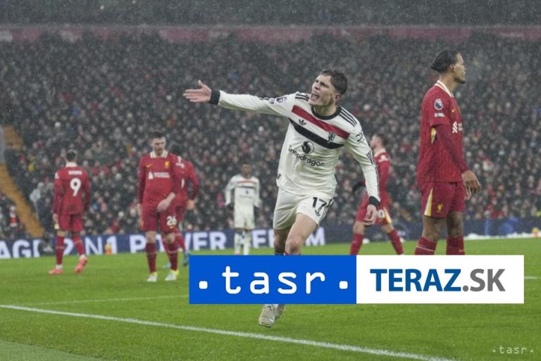 Liverpool remizoval v šlágri Premier League s Manchestrom United 2:2
