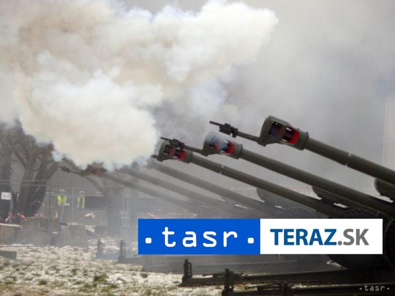 Vznik SR si vojaci pripomenuli vypálením 21 delostreleckých sálv