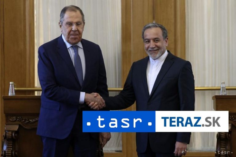 Arákčí odmieta rokovať s USA o jadrovom programe Iránu