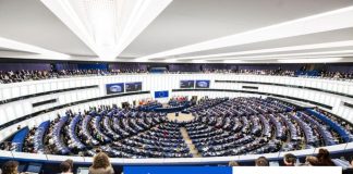 Europoslanci žiadajú 90-percentné zníženie emisií v klimatickom práve