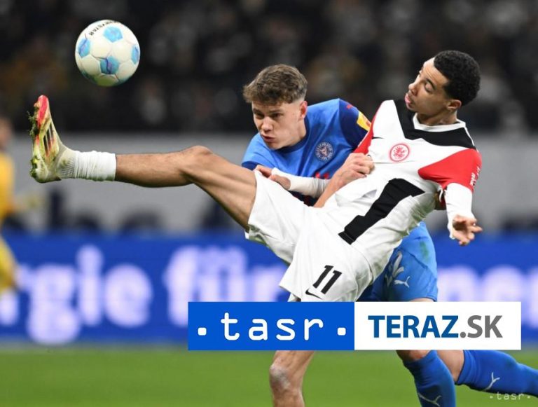 Javorček bol pri prehre Kielu na trávniku Frankfurtu