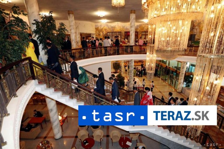 KĽDR začala s demoláciou budovy v letovisku Diamantové hory