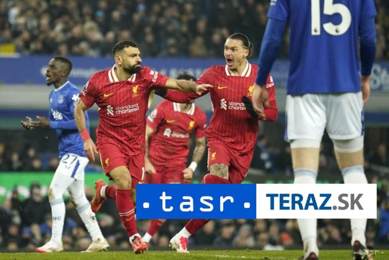 Everton a Liverpool odsúdili rasistické urážky na adresu Doucoureho