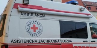 VÁŽNA NEHODA ŠTYROCH AÚT: Zomrela jedna osoba