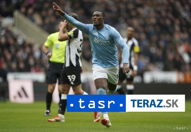 Newcastle zdolal Nottingham 4:3, Dúbravka zápas sledoval z lavičky