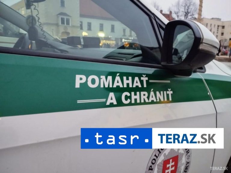 Na moste Apollo v smere do Petržalky narazilo auto do zvodidiel