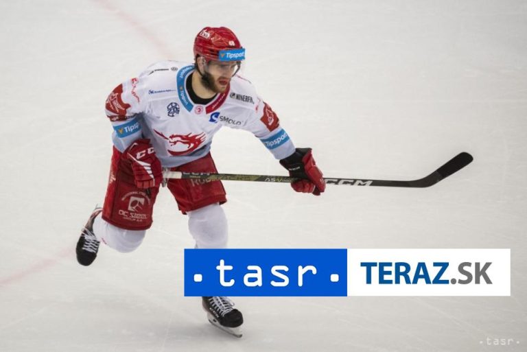 Romana v Kladne zasiahla do hlavy plastová fľaša,Kurovský dostal facku