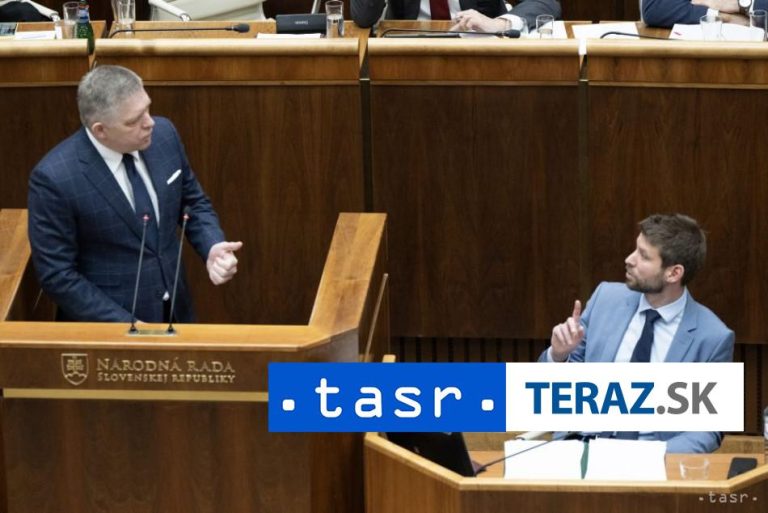 Voľby by v októbri vyhralo PS, nasledovali by Smer a Hlas