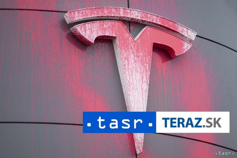 Akcie spoločnosti Tesla zaznamenali ďalší výrazný pokles