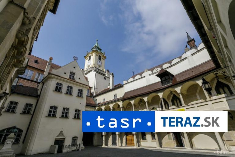 Bratislavské múzeum zreštaurovalo zástavu slovenských dobrovoľníkov