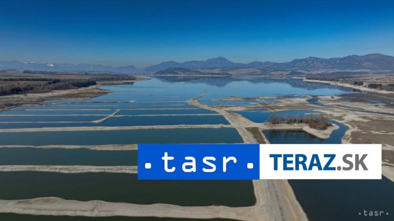 Dobrovoľníci vyzbierali pri Liptovskej Mare takmer 170 vriec odpadu