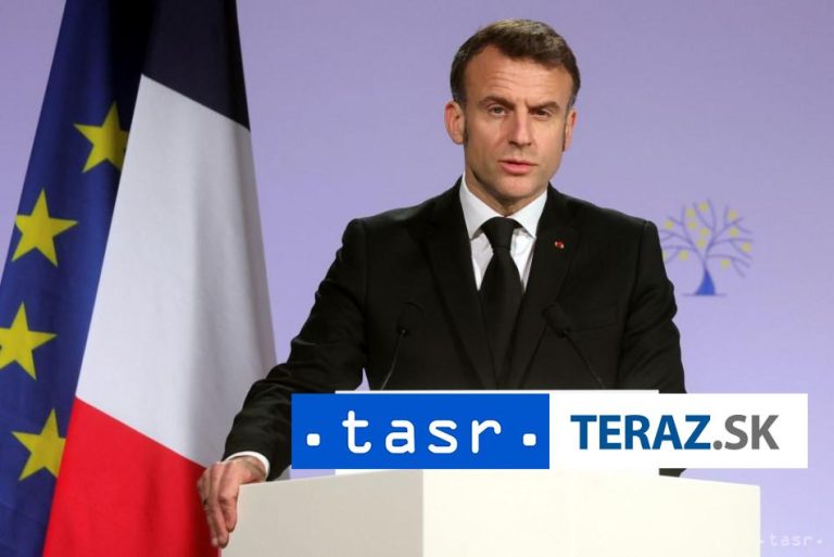 Macron odkázal Rusku, aby prestalo otáľať s návrhom na prímerie