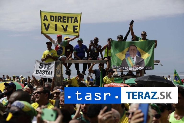Na pláži Copacabana demonštrovali tisíce podporovateľov Bolsonara
