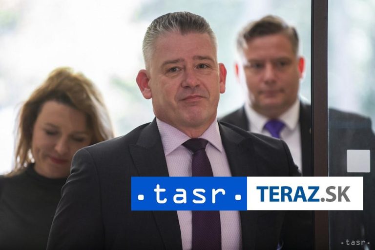 Dcéra spolupracovníka ministra vnútra využíva služobný byt