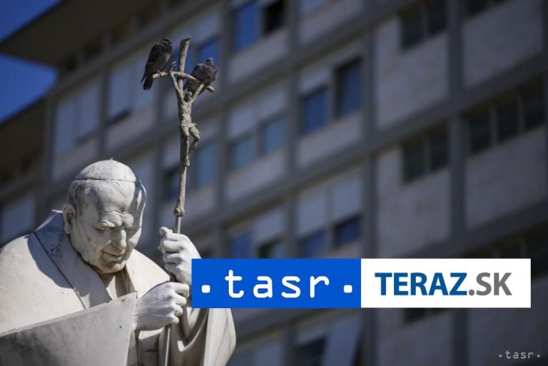 Pápež si v nemocnici si pripomína 12. výročie pontifikátu