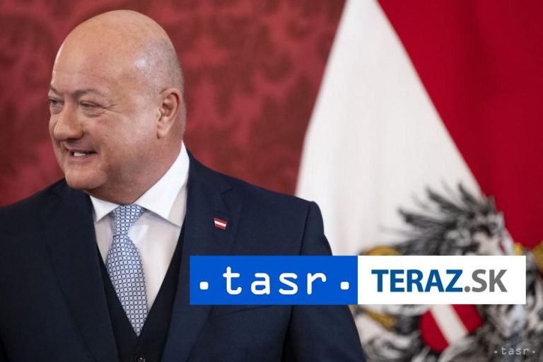 Rakúska vláda sa dohodla dočasne zastaviť zlučovanie rodín migrantov