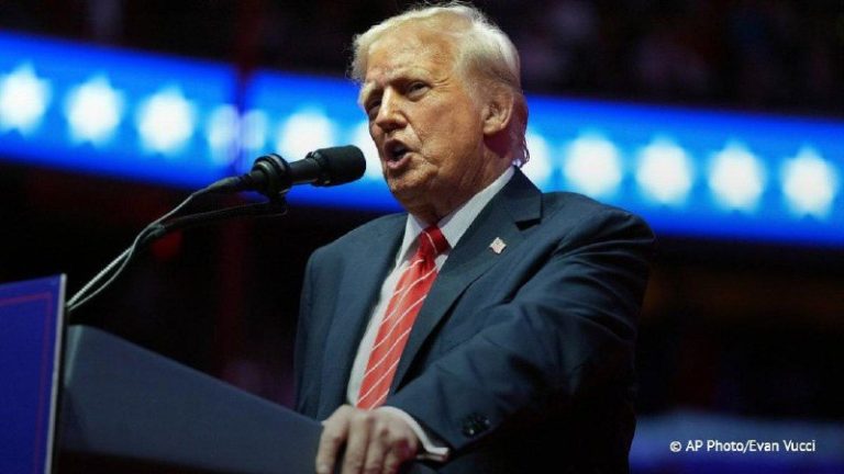 Trump povedal, že chce mier na Ukrajine, zatiaľ čo Zelenskyj chce, aby konflikt…