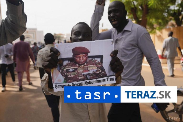 Vodca nigerskej junty zložil prezidentský sľub na päťročné obdobie