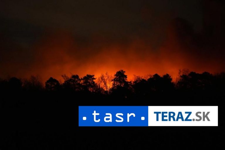 Lesný požiar v New Jersey podnietil evakuácie i zatvorenie diaľnice