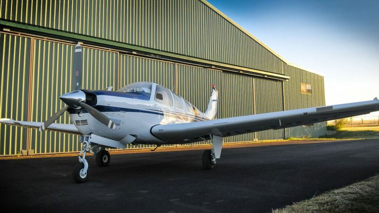 Malé lietadlá so šiestimi ľuďmi na palube v štáte New York – FAA