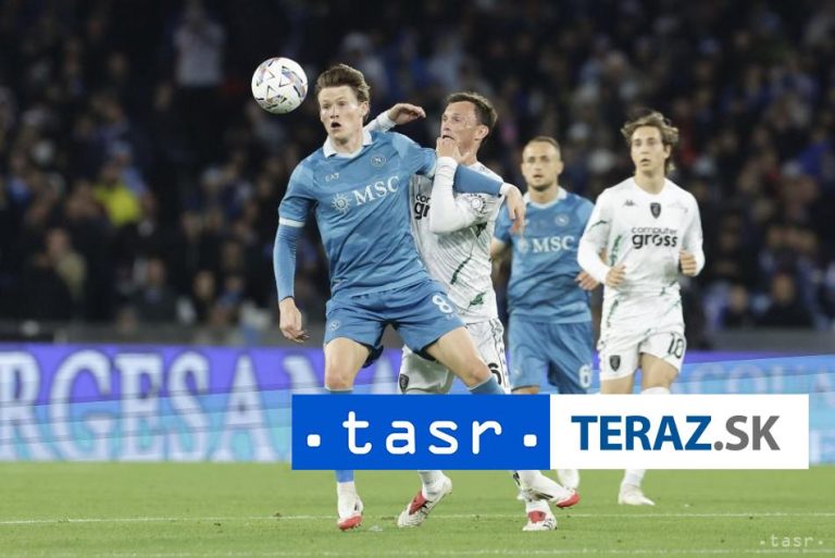 Neapol s Lobotkom vyhral nad Empoli 3:0 a na Inter stráca tri body