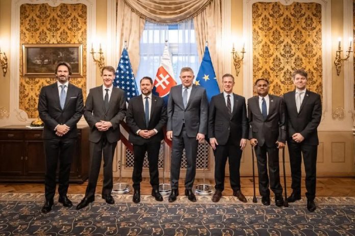 Robert-Fico-na-urade-vlady-prijal-delegaciu-americkych-kongresmanov-ktora.jpg