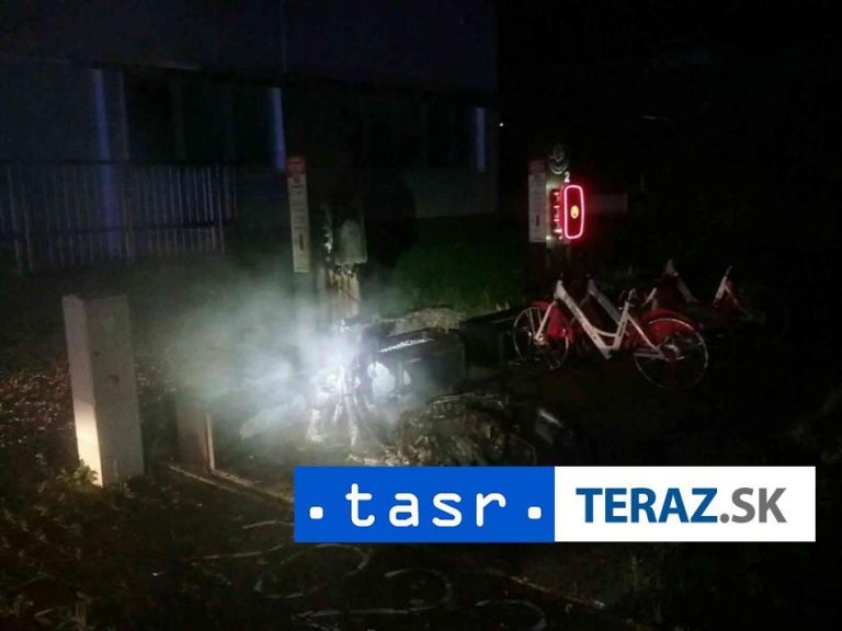 V Púchove nadránom horela nabíjacia stanica na elektrobicykle