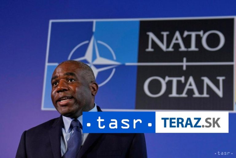 Lammy vycestoval, aby reagoval na hrozby Ruska v regióne