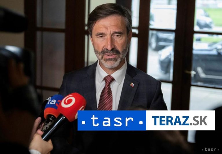 Minister Blanár udelil pamätné medaily za prínos slovenskej diplomacii