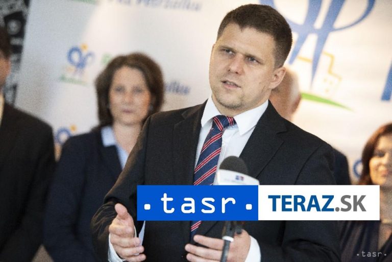 Politici reagujú na odchod starostu Petržalky