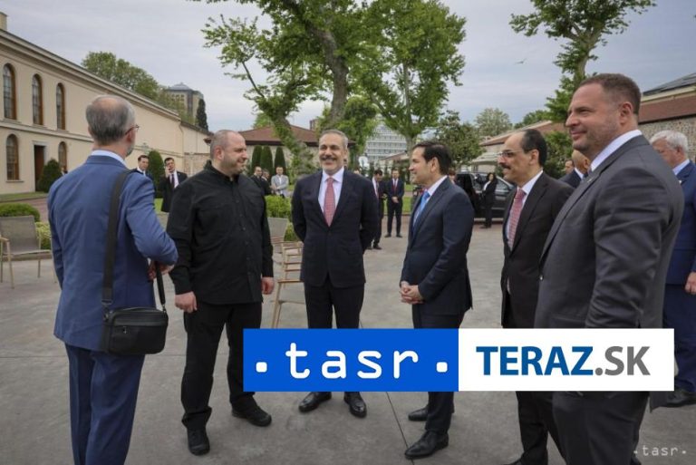 V Istanbule sa začali rokovania medzi ruskou a ukrajinskou delegáciou