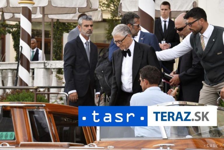 Bezosovi svadobní hostia sú v Benátkach, Bill Gates navštívil galériu