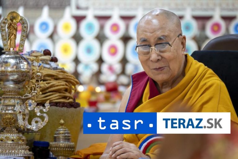 Duchovný vodca dalajláma, nositeľ Nobelovej ceny za mier, má 90 rokov