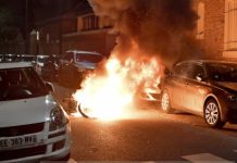 Francie: Před fotbalovým vítězstvím byly označeny synagogy, poté došlo k nepokojům po celé zemi