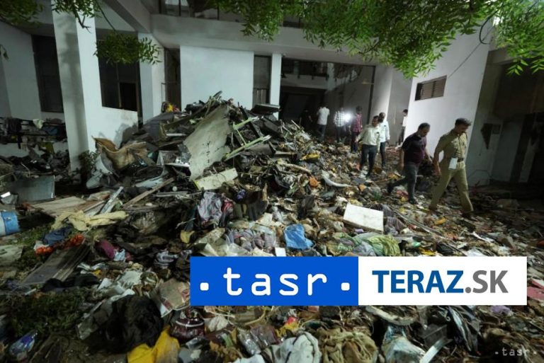 Havária lietadla v Ahmadábáde má podľa médií už 274 obetí