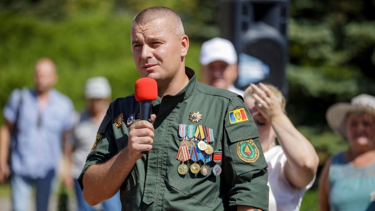 Moldavský šéf národného výboru Pobeda sa opäť zadržal na letisku Chisinau