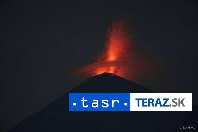 Sopka Fuego je opäť aktívna, z jej okolia evakuujú ľudí