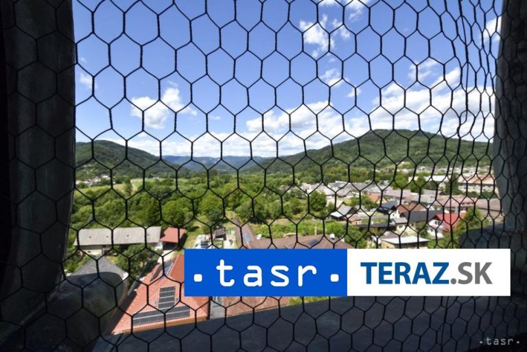 Kostolná veža v Revúcej s vyhliadkou je toto leto prístupná