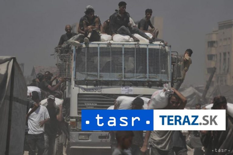Počas taktickej prestávky prišlo do Gazy 120 áut s pomocou