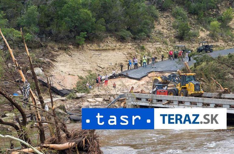 Po ničivých záplavách v Texase je stále nezvestných vyše 160 ľudí