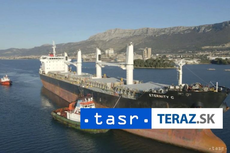 Pri útoku na plavidlo v Červenom mori zahynuli námorníci