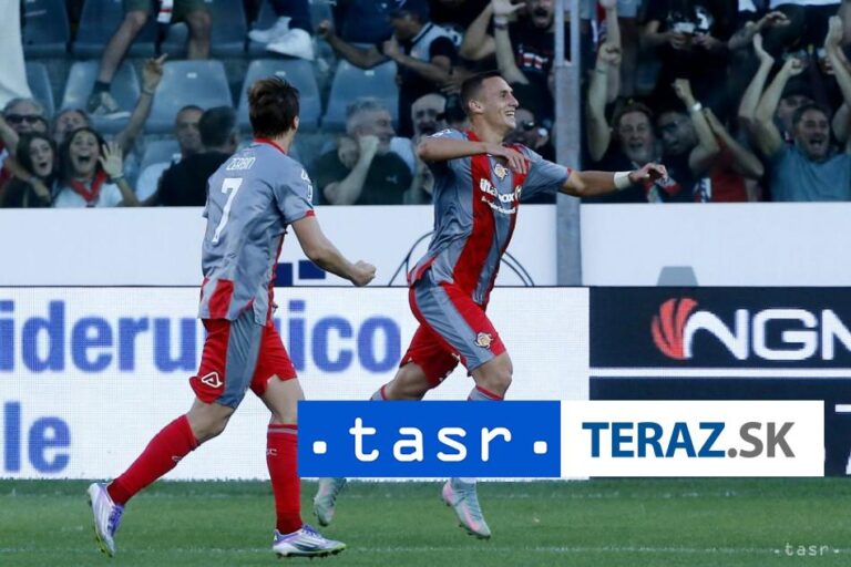 Cremonese zdolalo v súboji nováčikov Sassuolo 3:2 a je na čele Serie A