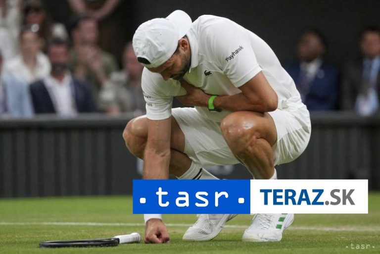 Dimitrov sa odhlásil z US Open pre zranenie prsného svalu