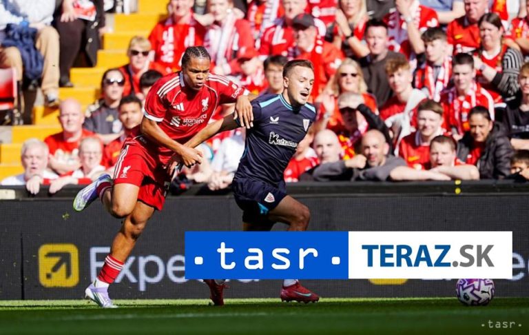 Jednu z tribún na Anfielde evakuovali po falošnom poplachu